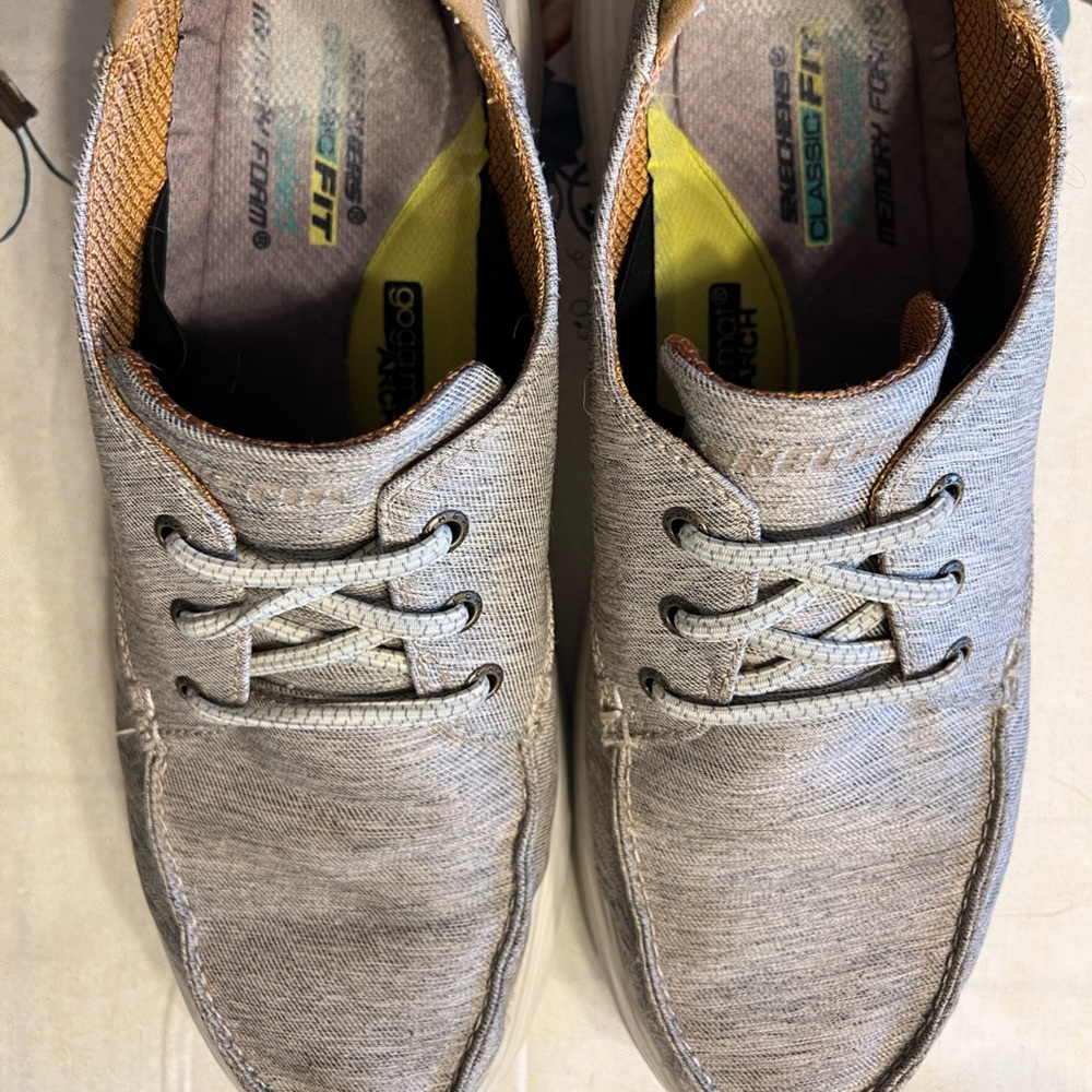 Skechers Classic Fit Air Cooled Memory foam men’s slip on